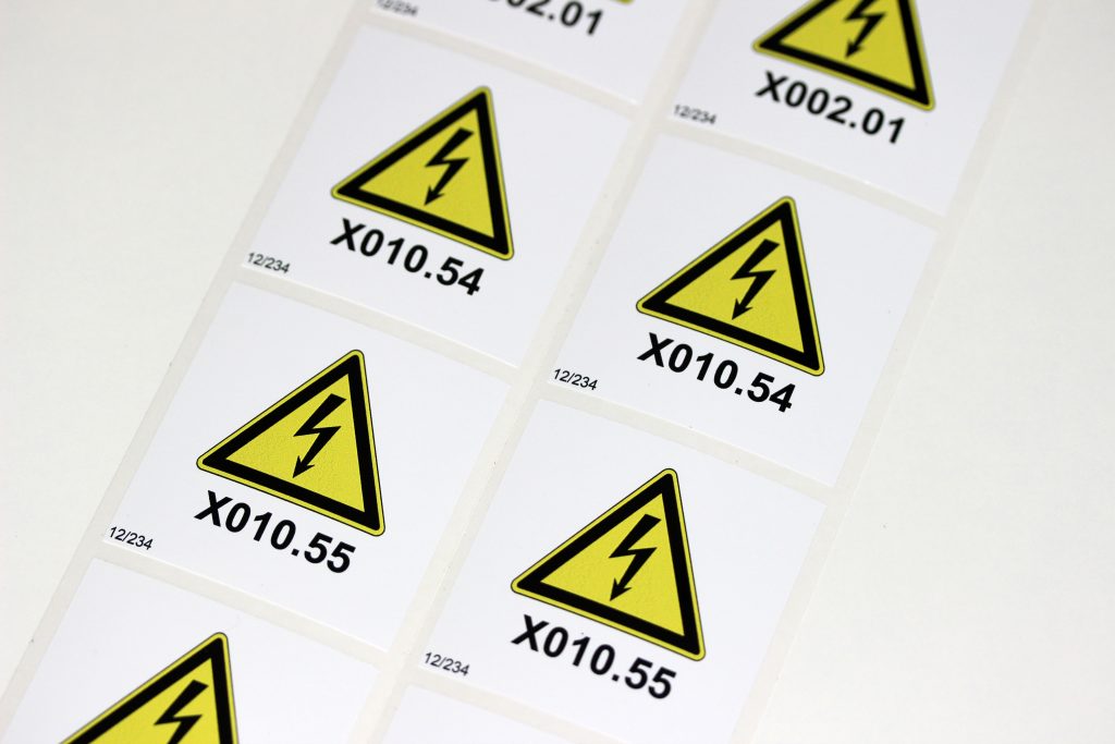 Individuelle Rohrkennzeichnung, Aufkleber, Etiketten, Barcode Etiketten, QR-Code Etiketten, Schildern, Postern, Innen- und Außenbannern und Firmenschilder